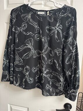 Maurice’s long sleeve bow shirt